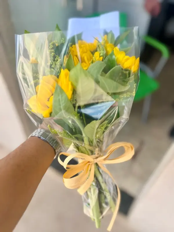 Buquê minimalista Girassol - Imagem 4