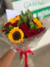 Buquê de Rosas e Girassol PREMIUM - Imagem 3