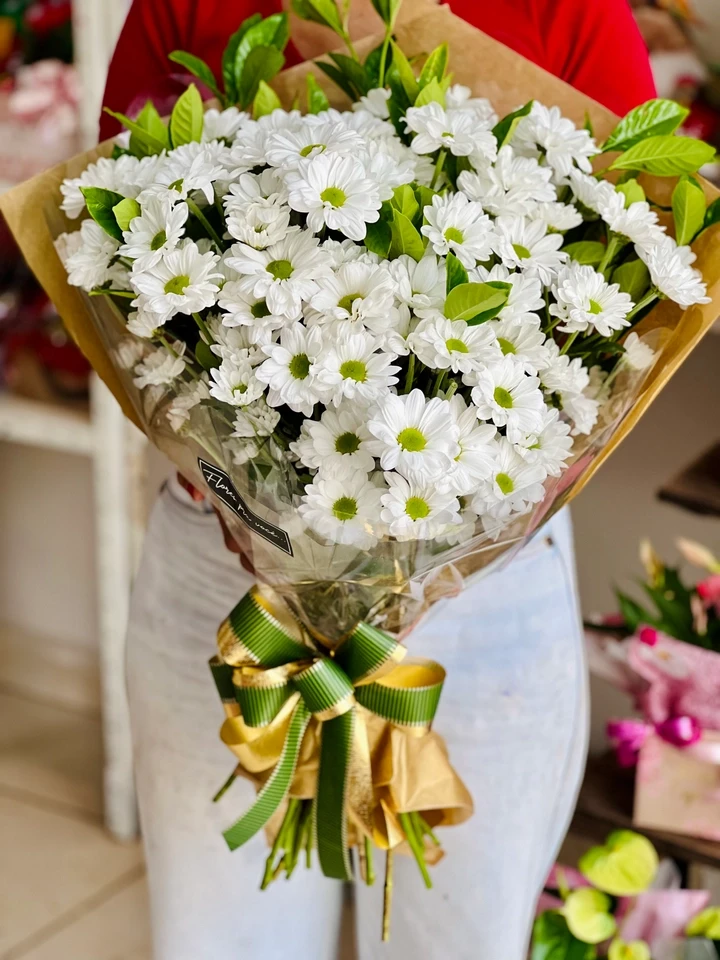 b29746b6c1db01beb338e53ac917e94b Buquê de Margarida - Imagem 1