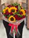 Buquê de Rosas e Girassol PREMIUM