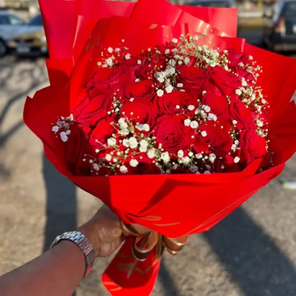 Buquê intenso de 30 rosas - Imagem 2